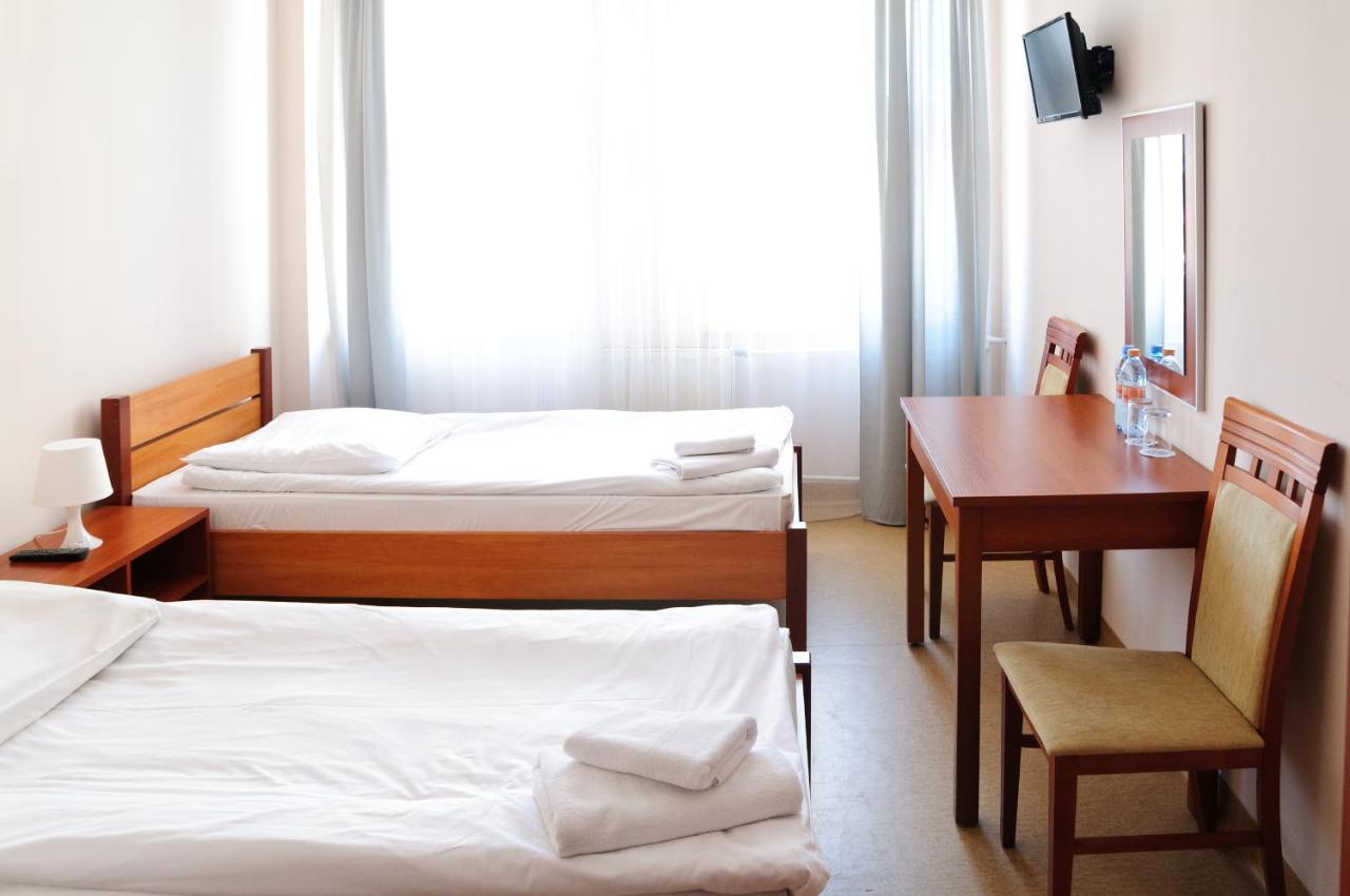 Baza Hotelowa Bobrowiecka 9 Warszawa Exteriör bild