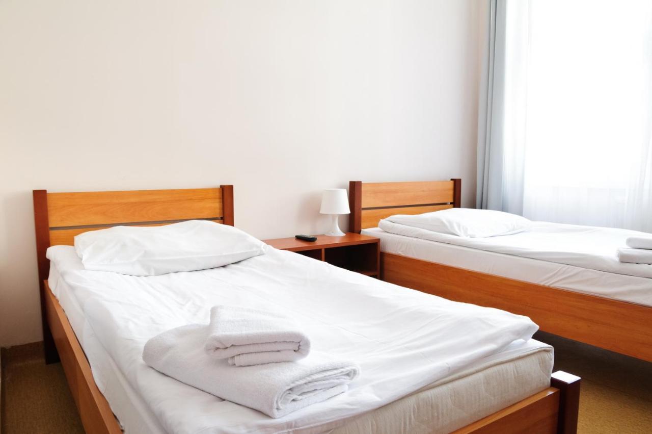 Baza Hotelowa Bobrowiecka 9 Warszawa Exteriör bild