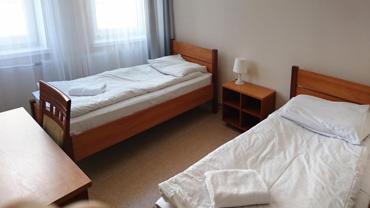 Baza Hotelowa Bobrowiecka 9 Warszawa Exteriör bild