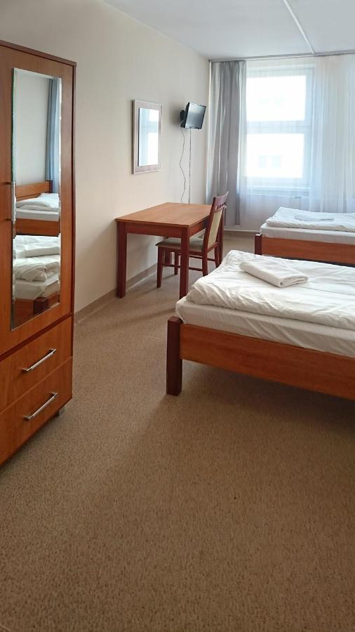 Baza Hotelowa Bobrowiecka 9 Warszawa Exteriör bild