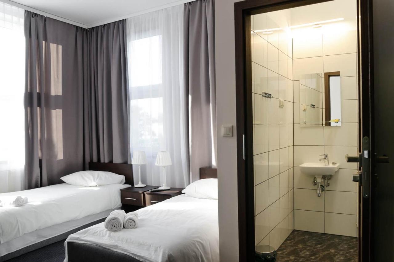 Baza Hotelowa Bobrowiecka 9 Warszawa Exteriör bild