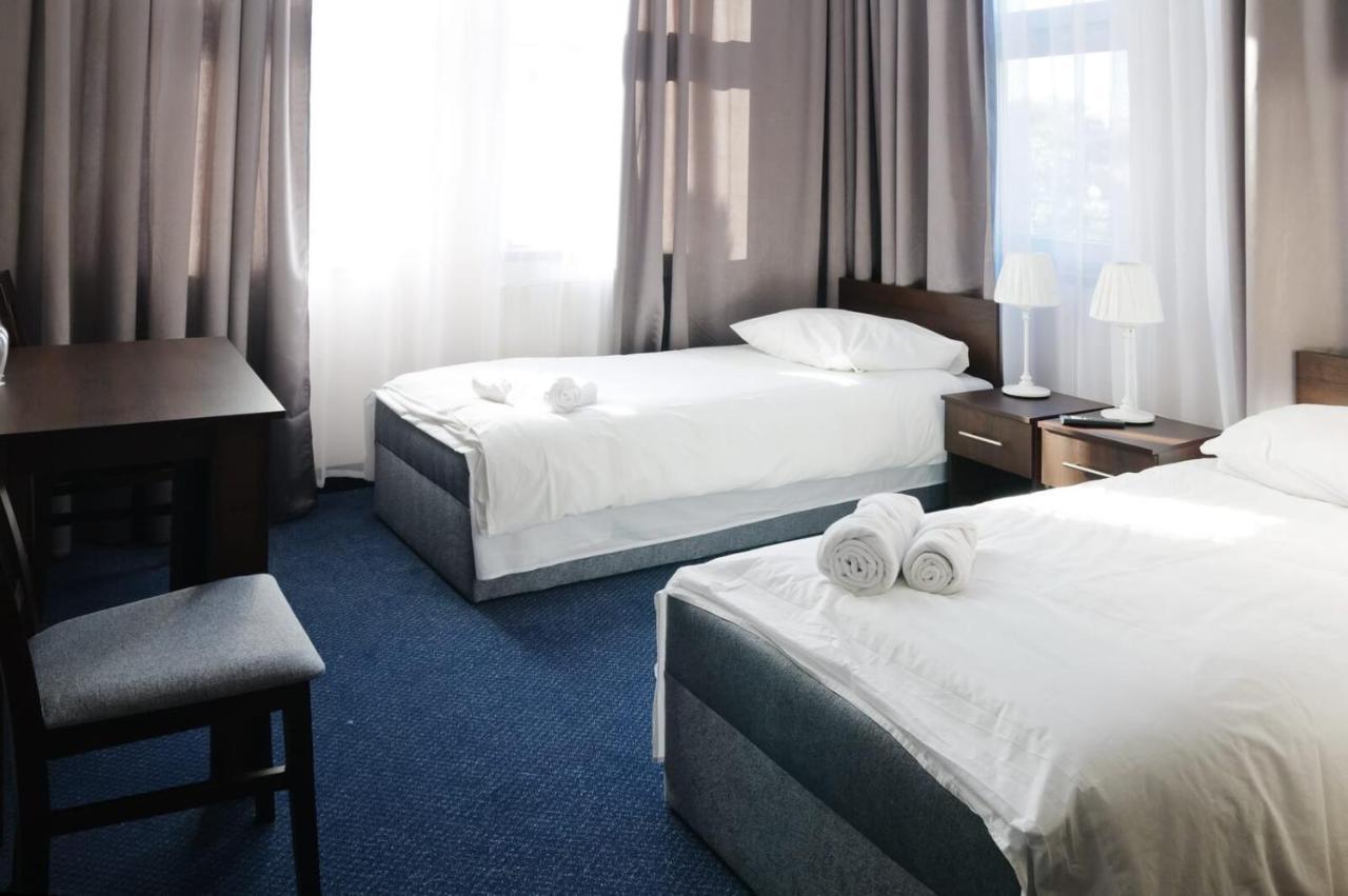 Baza Hotelowa Bobrowiecka 9 Warszawa Exteriör bild