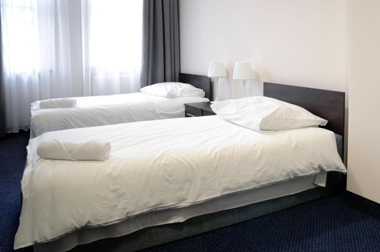 Baza Hotelowa Bobrowiecka 9 Warszawa Exteriör bild