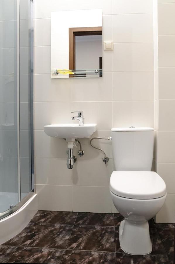 Baza Hotelowa Bobrowiecka 9 Warszawa Exteriör bild